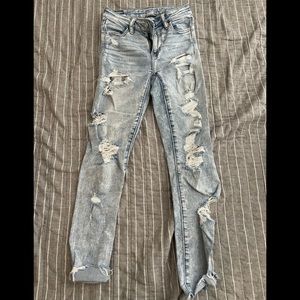 High rise destroyed American Eagle skinny jeans